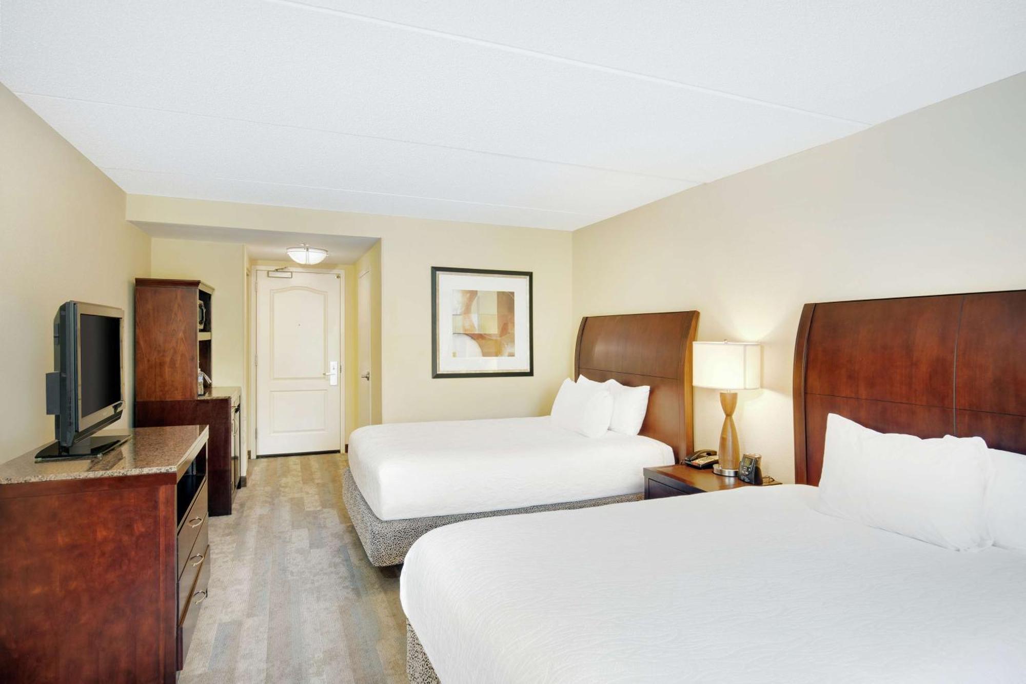 Queen Room Two Queen Beds Hearing Access