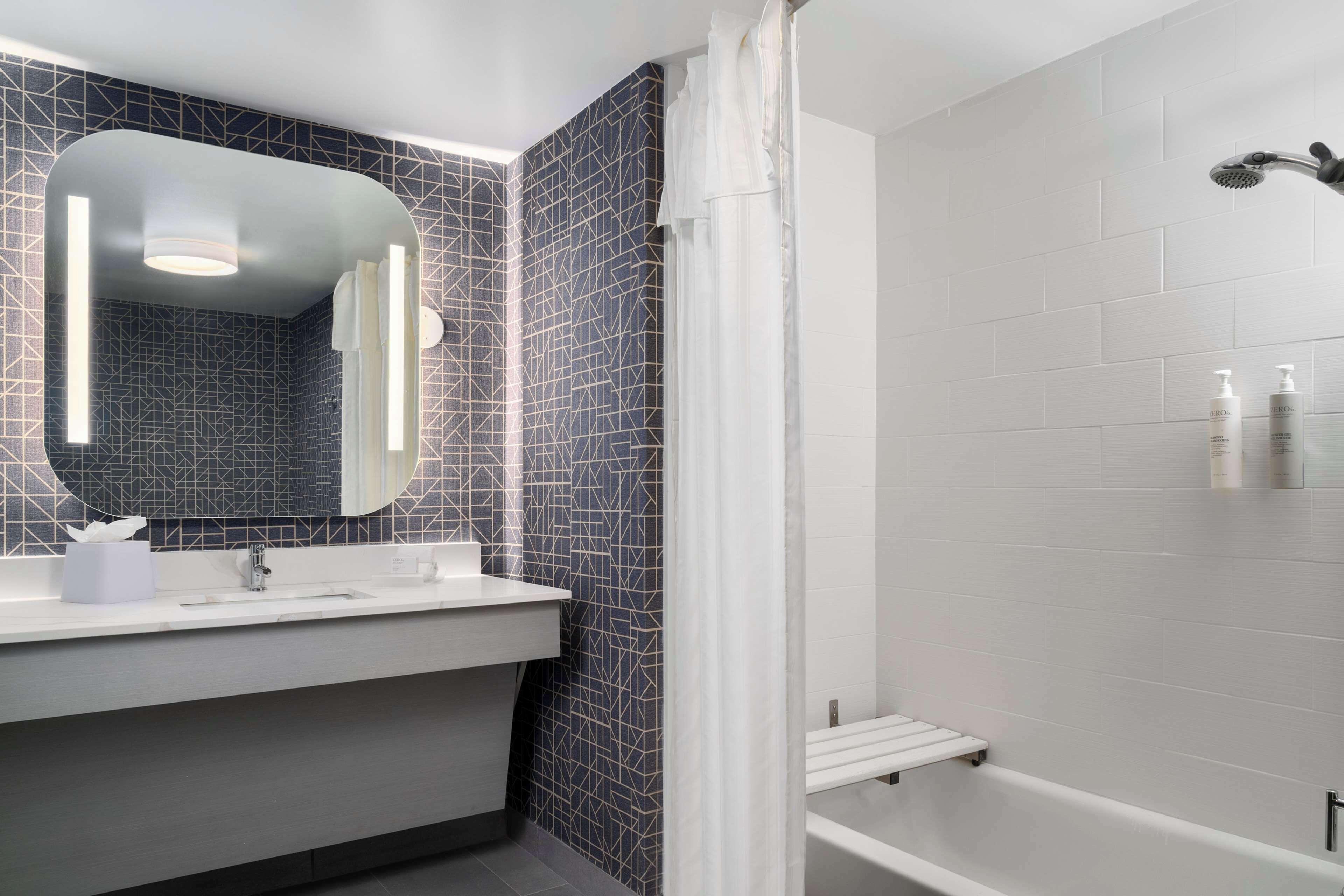 King Suite Accessible Tub Mobility Hearing Access or Non-Smoking