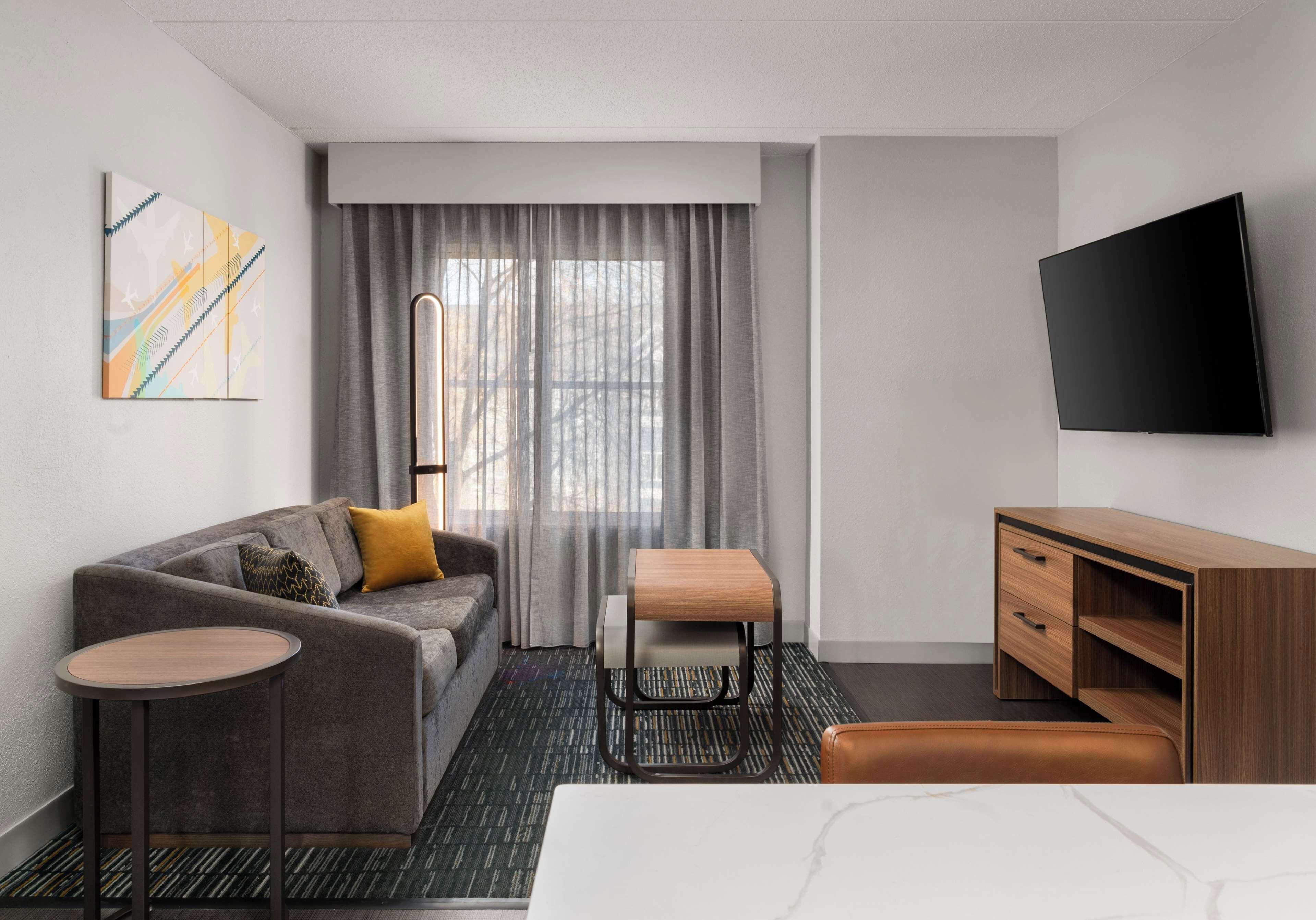 One-Bedroom Suite Two Double Beds Non-Smoking