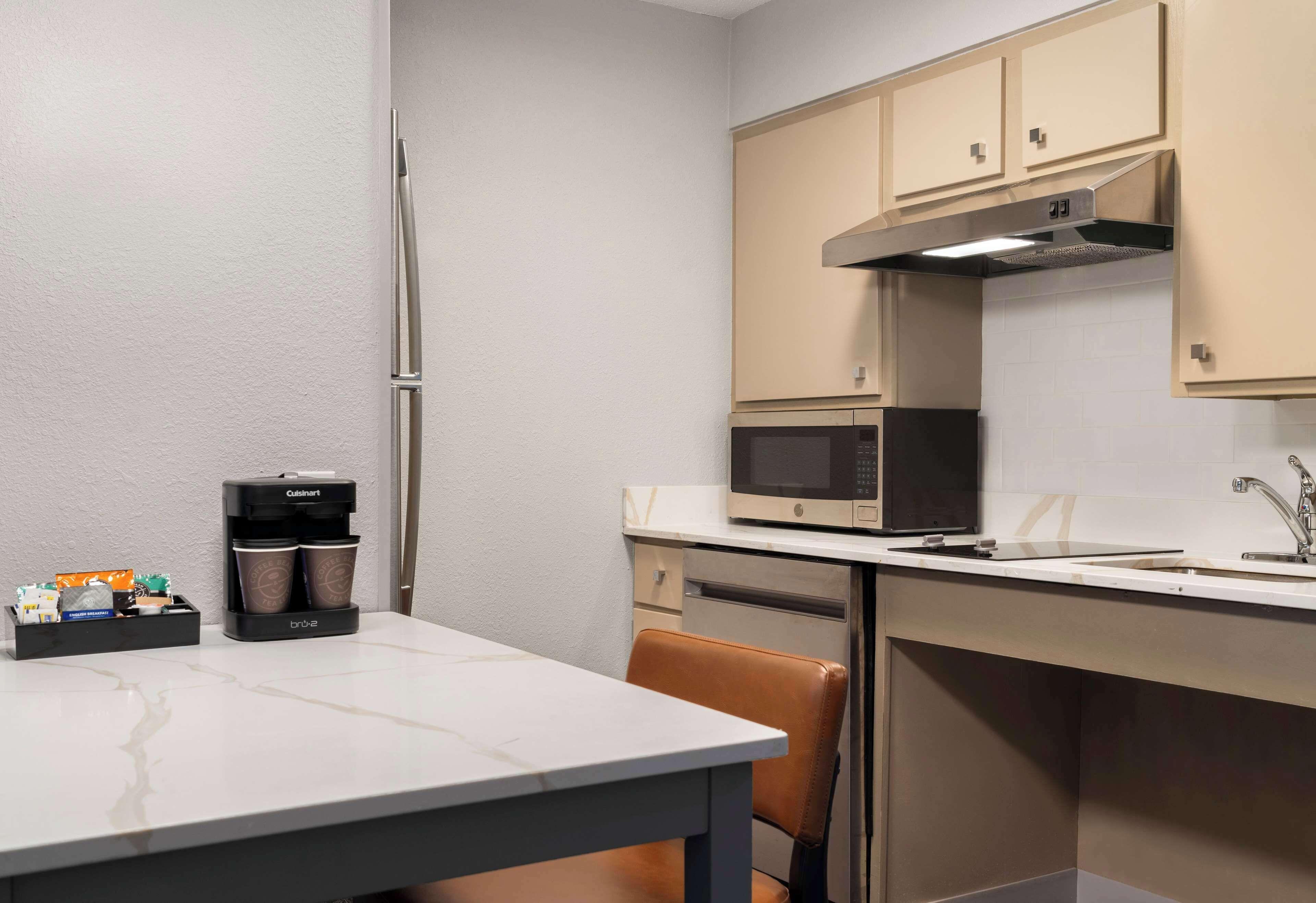 King Suite Accessible Tub Mobility Hearing Access or Non-Smoking